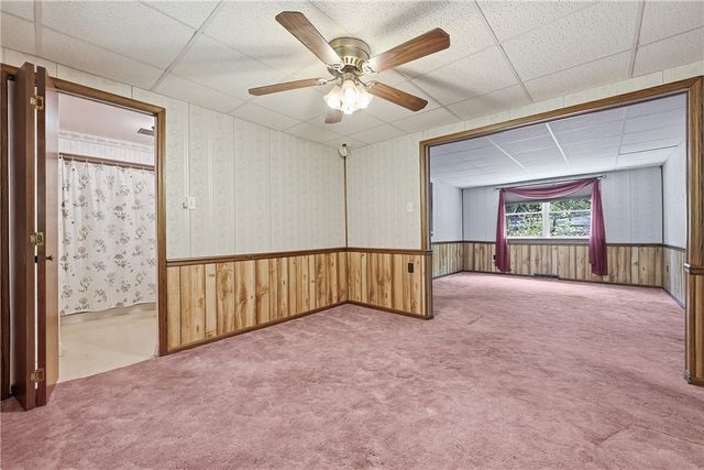 2983 Edgecliff Rd, Lower Burrell, PA 15068