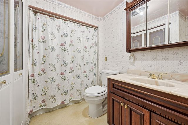 2983 Edgecliff Rd, Lower Burrell, PA 15068