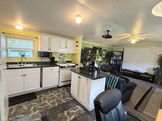 1003 Van Bibber Lake Estates, Greencastle, IN 46135