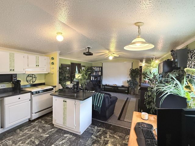 1003 Van Bibber Lake Estates, Greencastle, IN 46135