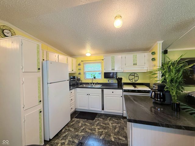 1003 Van Bibber Lake Estates, Greencastle, IN 46135