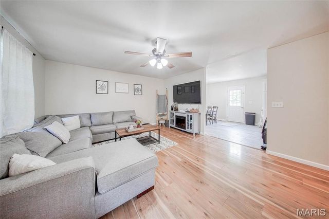 24478 Trolley Lane, St Robert, MO 65584