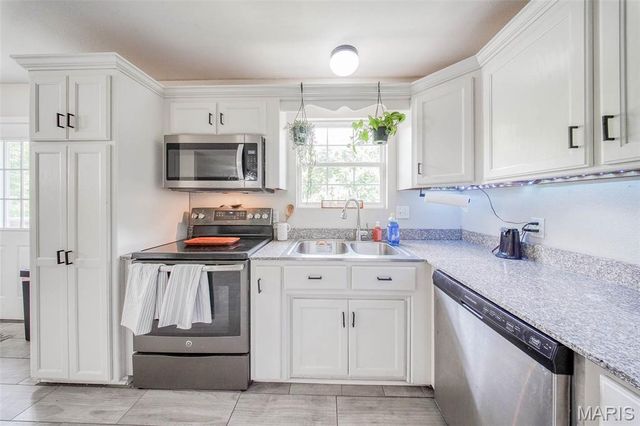 24478 Trolley Lane, St Robert, MO 65584