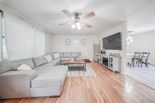 24478 Trolley Lane, St Robert, MO 65584