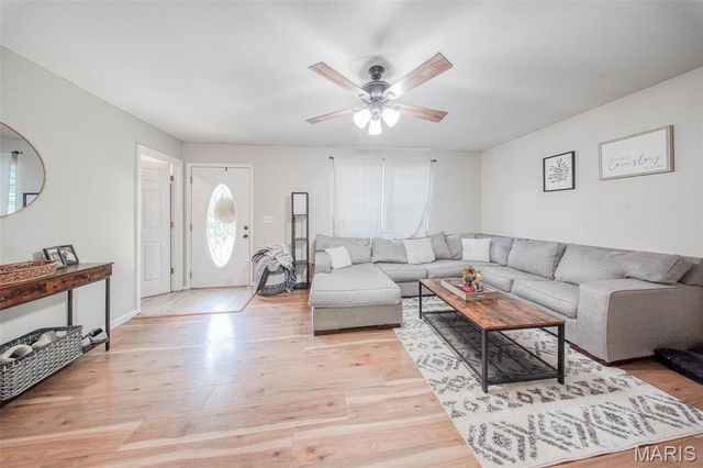 24478 Trolley Lane, St Robert, MO 65584