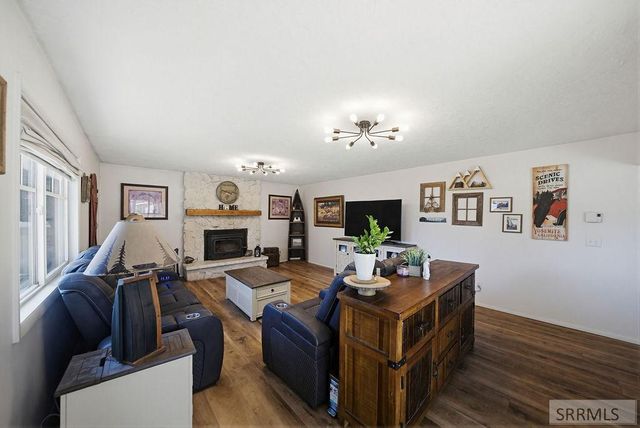 1632 Parkwood Street, Idaho Falls, ID 83401