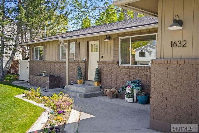 1632 Parkwood Street, Idaho Falls, ID 83401