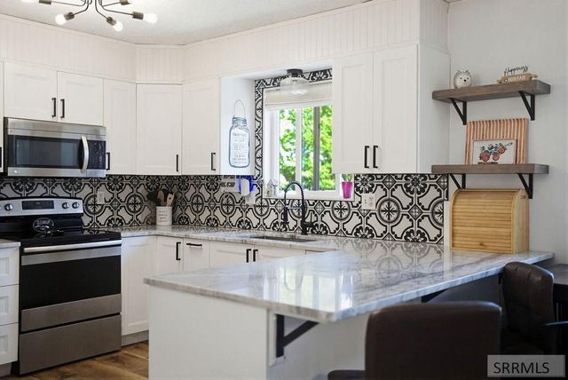 1632 Parkwood Street, Idaho Falls, ID 83401