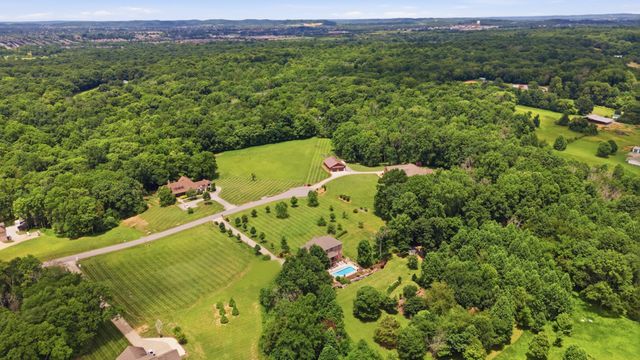 3520 Prominence Dr, Spring Hill, TN 37174
