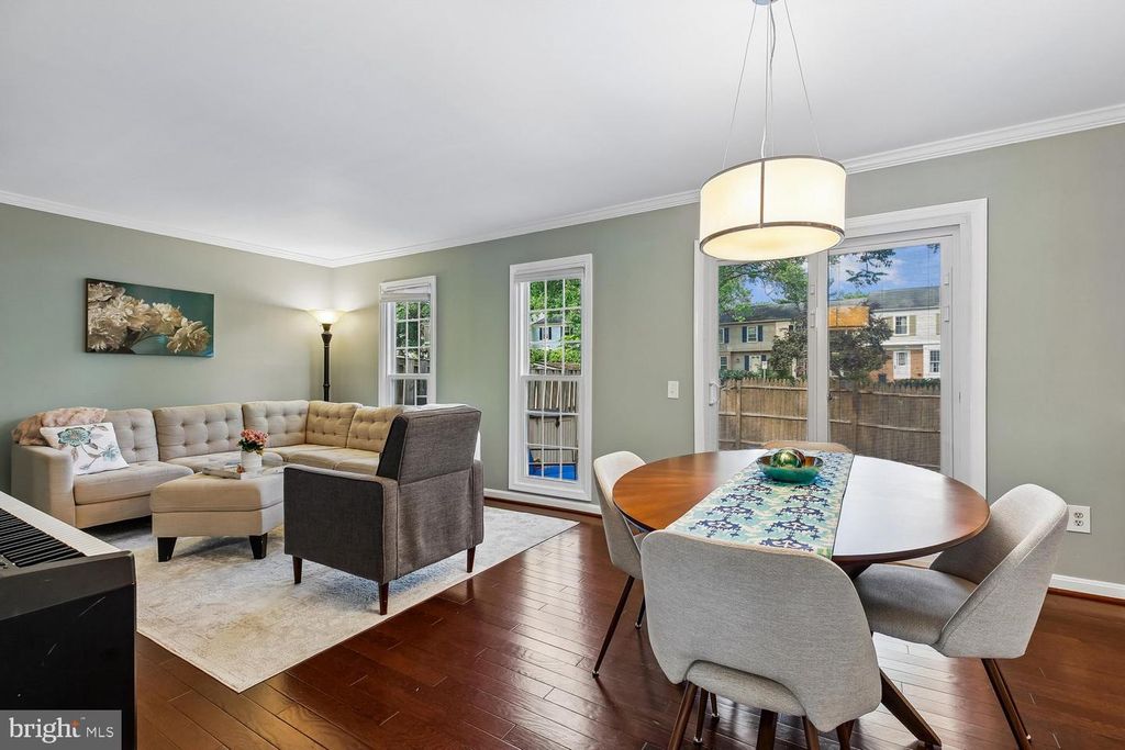 Image 11 of property listing at 18262 METZ DR, Germantown, MD 20874
