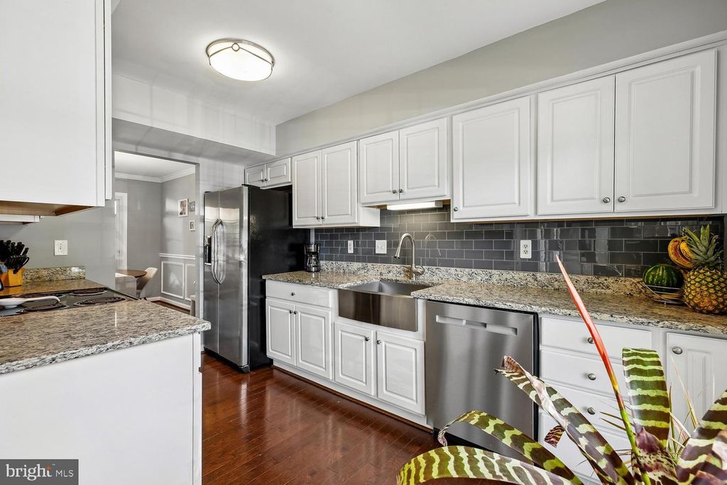 Image 18 of property listing at 18262 METZ DR, Germantown, MD 20874