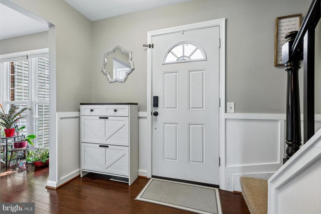 Image 2 of property listing at 18262 METZ DR, Germantown, MD 20874