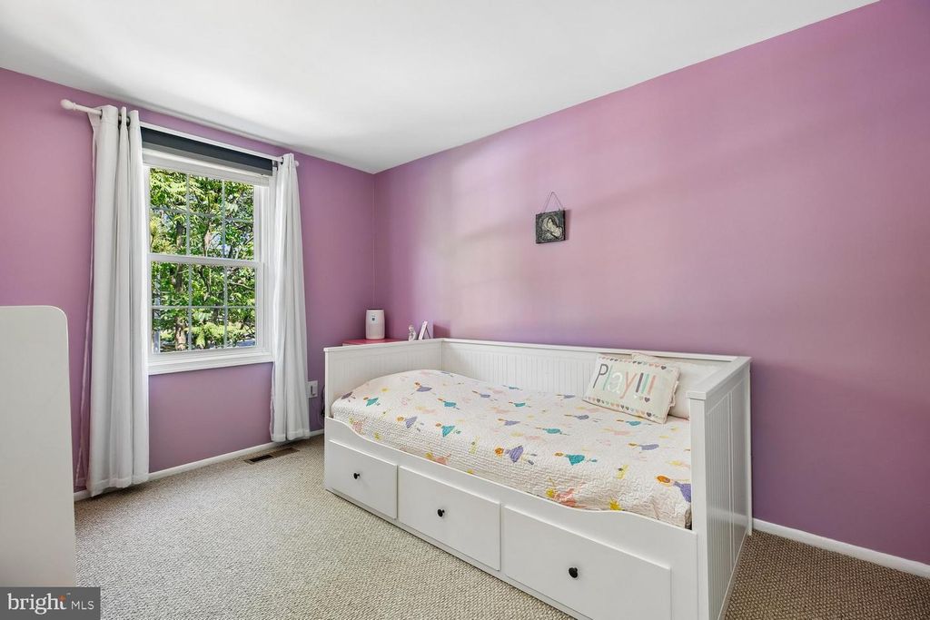 Image 31 of property listing at 18262 METZ DR, Germantown, MD 20874