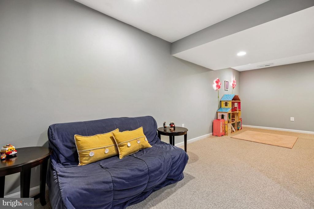 Image 37 of property listing at 18262 METZ DR, Germantown, MD 20874