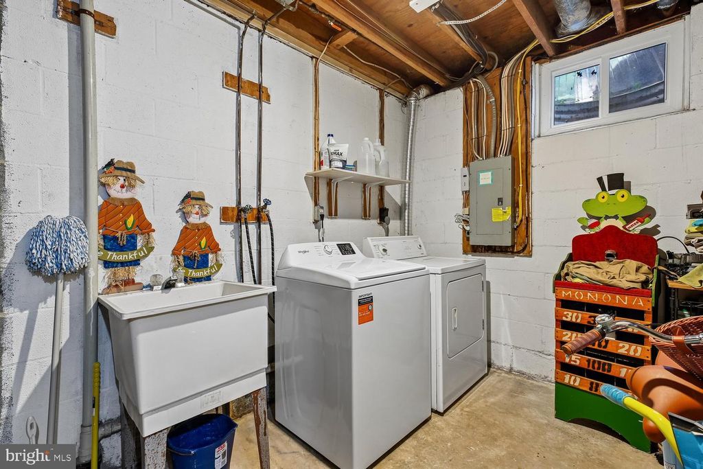 Image 43 of property listing at 18262 METZ DR, Germantown, MD 20874