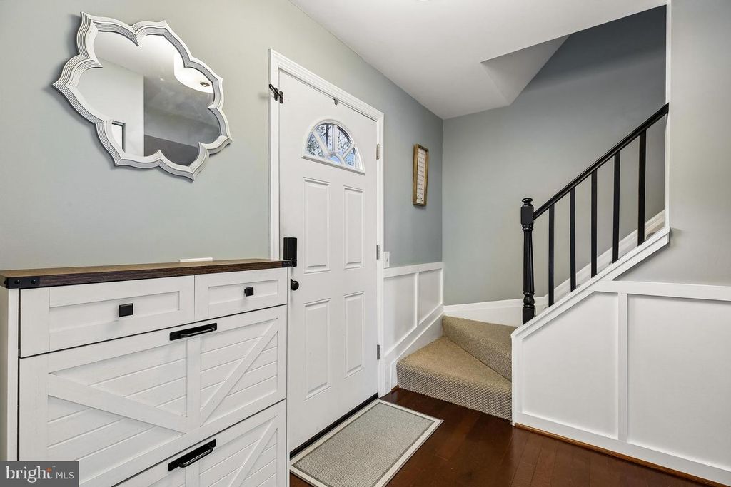 Image 5 of property listing at 18262 METZ DR, Germantown, MD 20874
