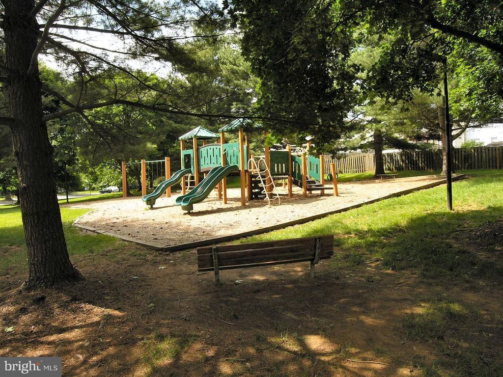 Image 64 of property listing at 18262 METZ DR, Germantown, MD 20874