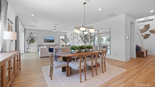 29610 Corte Ballenas, Valencia, CA 91354