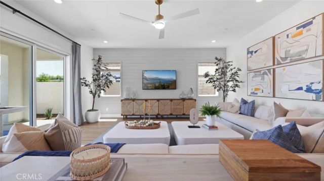 29610 Corte Ballenas, Valencia, CA 91354