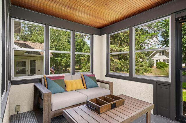 2132 Stanford Avenue, Saint Paul, MN 55105