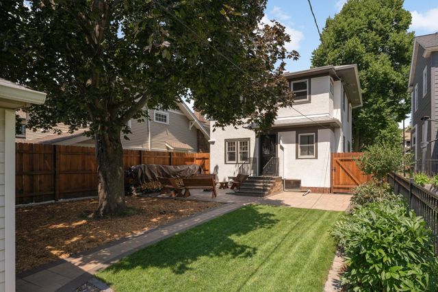 2132 Stanford Avenue, Saint Paul, MN 55105