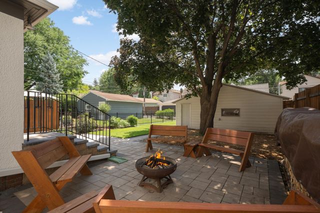 2132 Stanford Avenue, Saint Paul, MN 55105