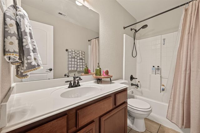 7002 Durango Creek Drive, Magnolia, TX 77354