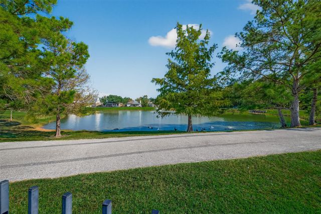 7002 Durango Creek Drive, Magnolia, TX 77354