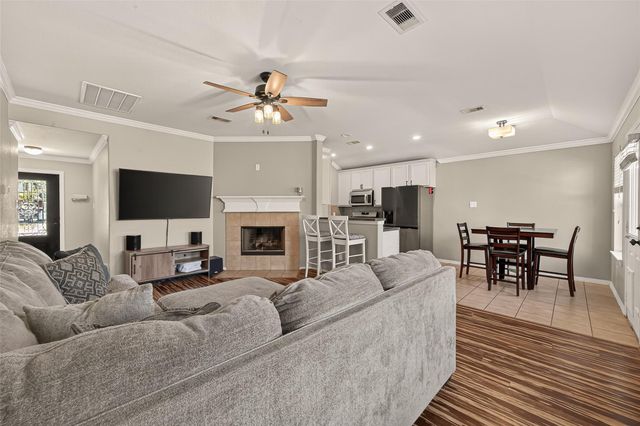 7002 Durango Creek Drive, Magnolia, TX 77354