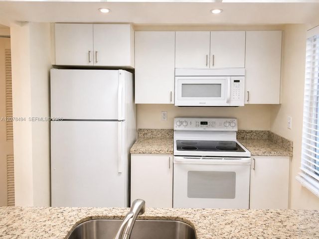 3396 Foxcroft Road 316, Miramar, FL 33025