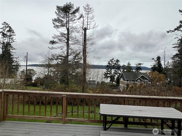 730 Tillamuck Drive, La Conner, WA 98257