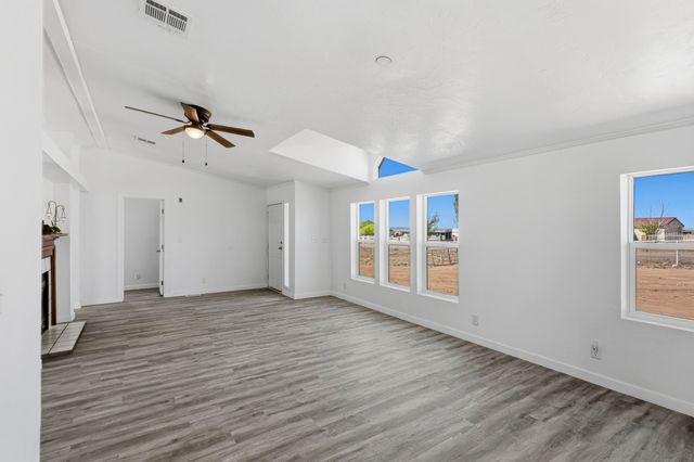 64 San Francisco Avenue, Los Lunas, NM 87031