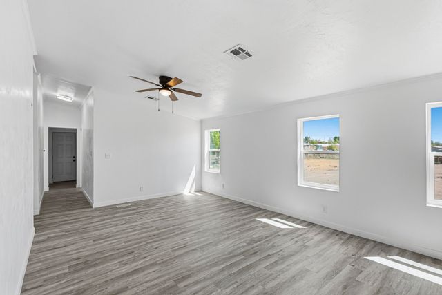 64 San Francisco Avenue, Los Lunas, NM 87031