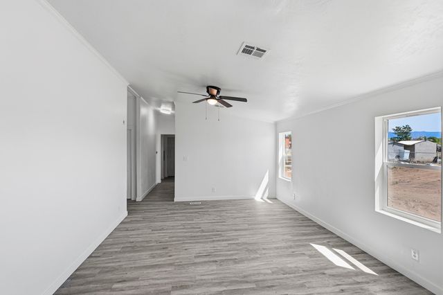 64 San Francisco Avenue, Los Lunas, NM 87031