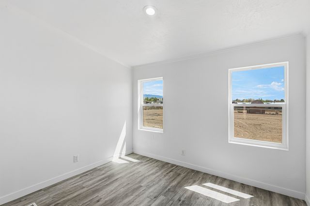 64 San Francisco Avenue, Los Lunas, NM 87031