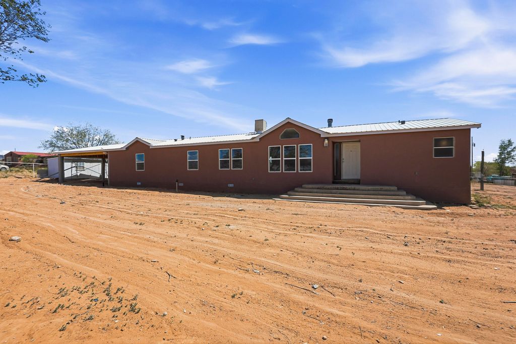 64 San Francisco Avenue, Los Lunas, NM 87031