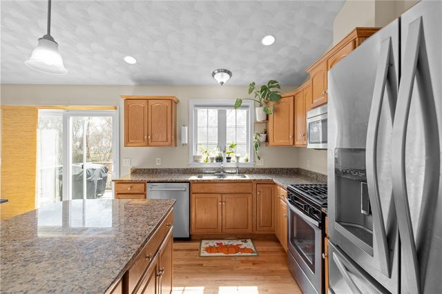 86 Bethel Street, Warwick, RI 02889