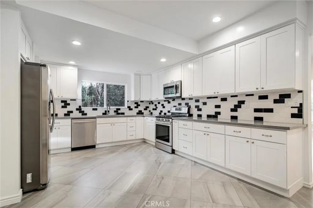 156 S Edinburgh Avenue, Los Angeles, CA 90048