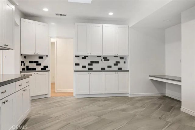 156 S Edinburgh Avenue, Los Angeles, CA 90048