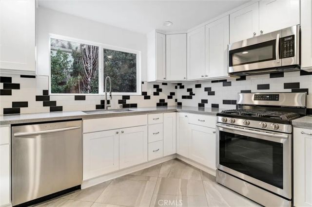 156 S Edinburgh Avenue, Los Angeles, CA 90048