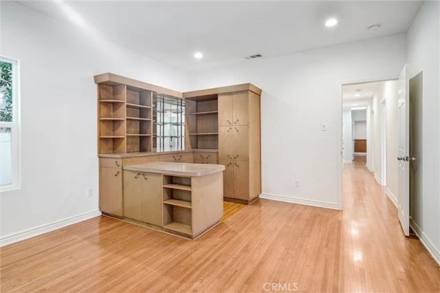 156 S Edinburgh Avenue, Los Angeles, CA 90048