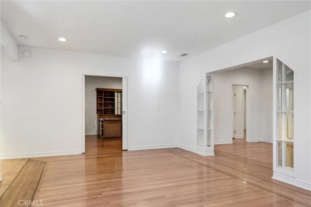 156 S Edinburgh Avenue, Los Angeles, CA 90048