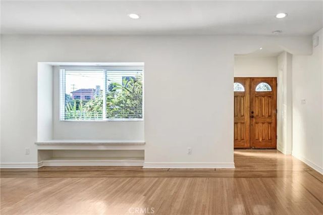 156 S Edinburgh Avenue, Los Angeles, CA 90048