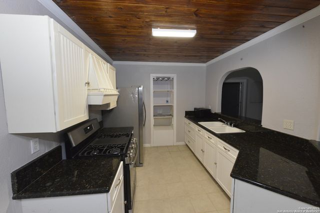 302 Artemis, San Antonio, TX 78218