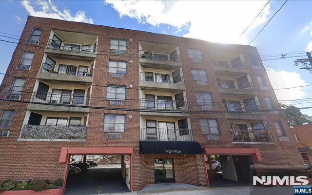 584 Anderson Avenue 2C, Cliffside Park, NJ 07010