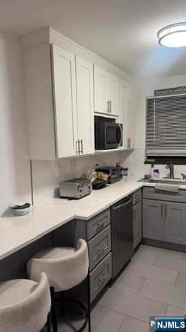 584 Anderson Avenue 2C, Cliffside Park, NJ 07010