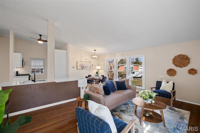 515 Crestvale Drive, Rock Hill, MO 63119