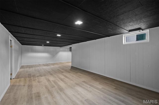 515 Crestvale Drive, Rock Hill, MO 63119