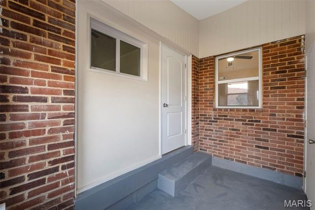 515 Crestvale Drive, Rock Hill, MO 63119