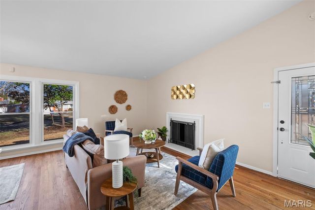 515 Crestvale Drive, Rock Hill, MO 63119